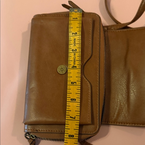 Elegant Brown Leather Shoulder Bag - Picture 5 of 6